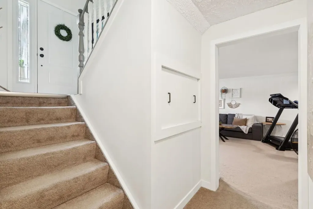 432 Queensland Road SE Calgary AB T2J4G9