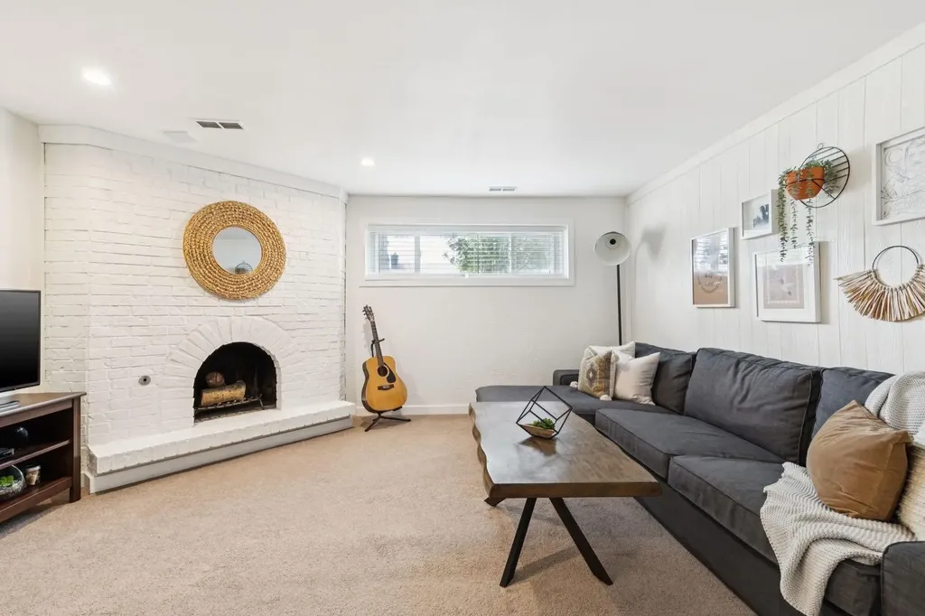 432 Queensland Road SE Calgary AB T2J4G9