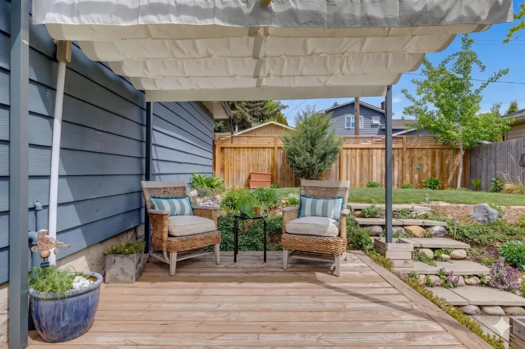 432 Queensland Road SE Calgary AB T2J4G9