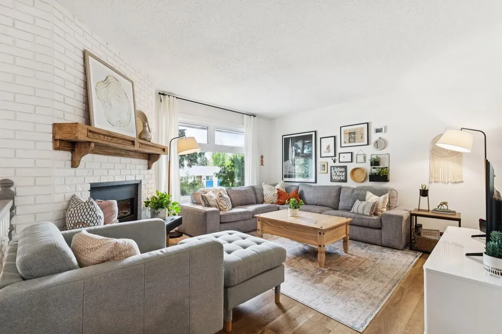 432 Queensland Road SE Calgary AB T2J4G9