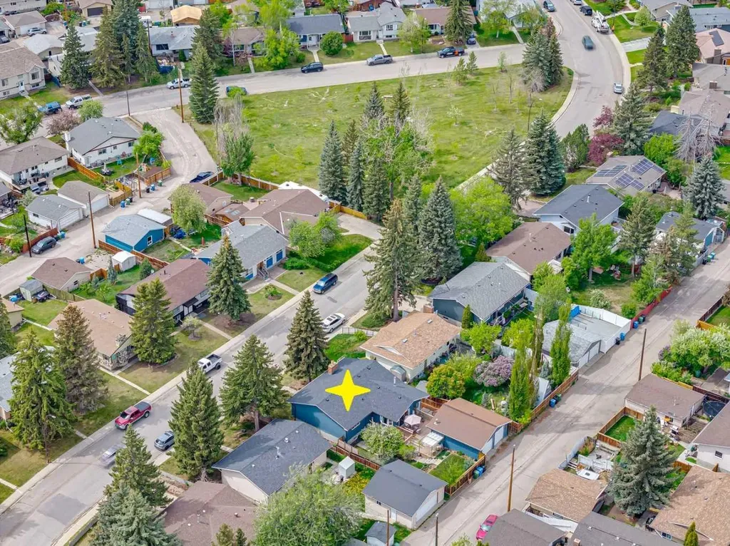 432 Queensland Road SE Calgary AB T2J4G9