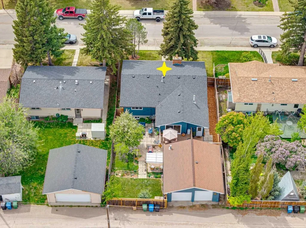 432 Queensland Road SE Calgary AB T2J4G9