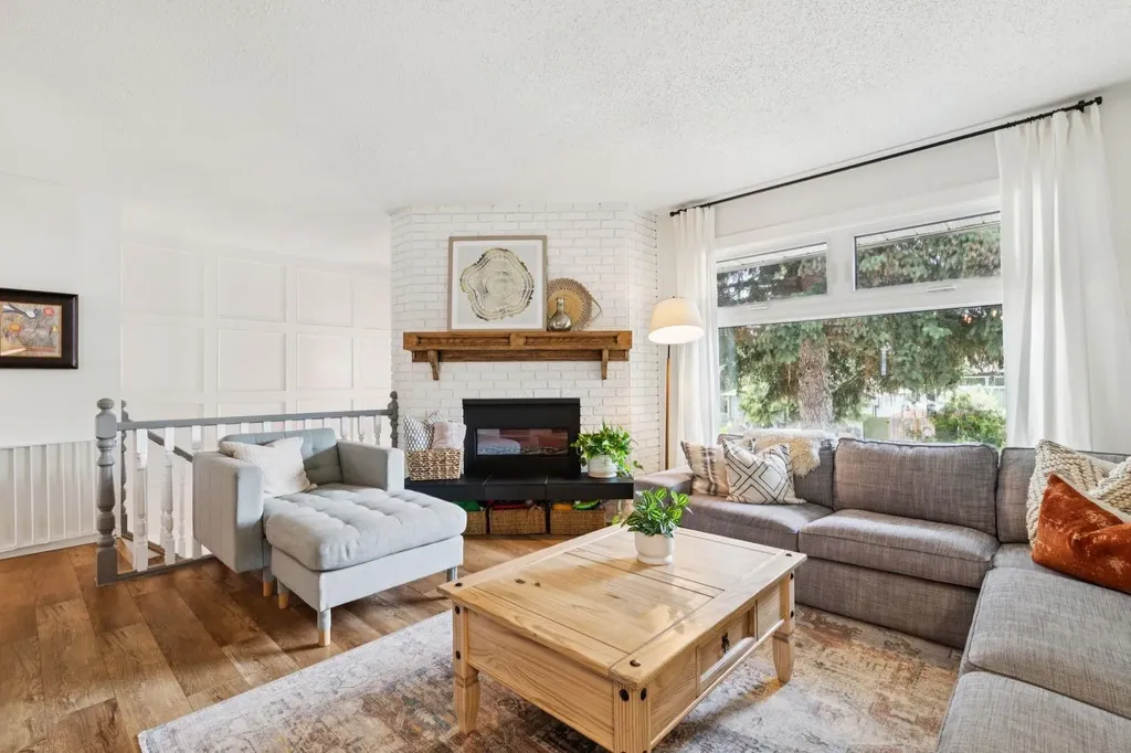 432 Queensland Road SE Calgary AB T2J4G9