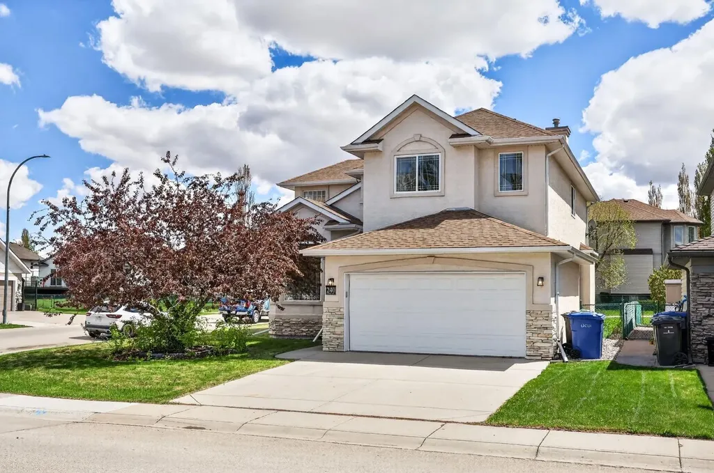 240 Cove Drive Chestermere AB T1X 1E5