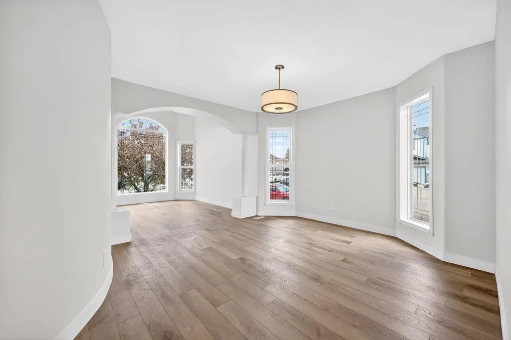 240 Cove Drive Chestermere AB T1X 1E5