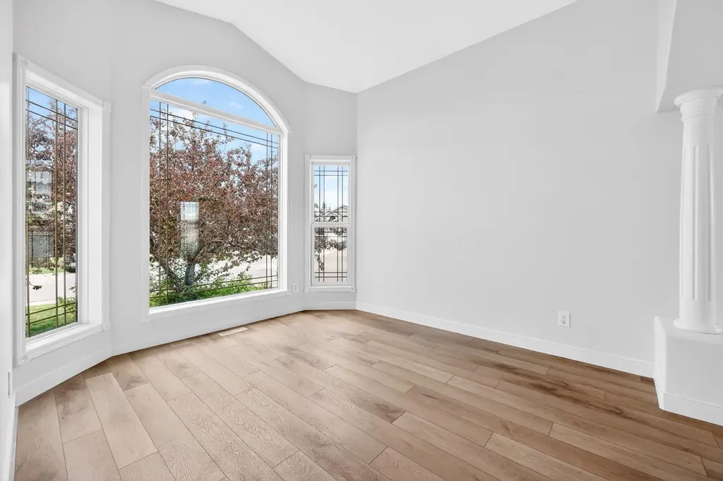 240 Cove Drive Chestermere AB T1X 1E5