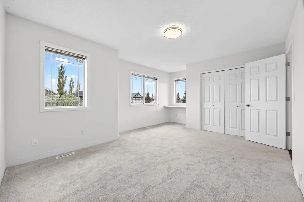 240 Cove Drive Chestermere AB T1X 1E5