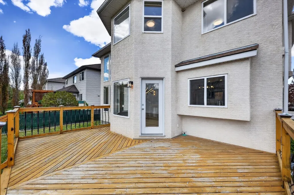 240 Cove Drive Chestermere AB T1X 1E5