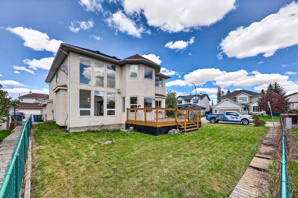 240 Cove Drive Chestermere AB T1X 1E5