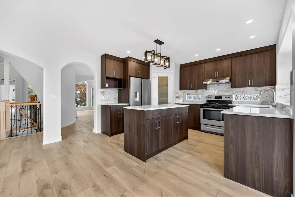 240 Cove Drive Chestermere AB T1X 1E5