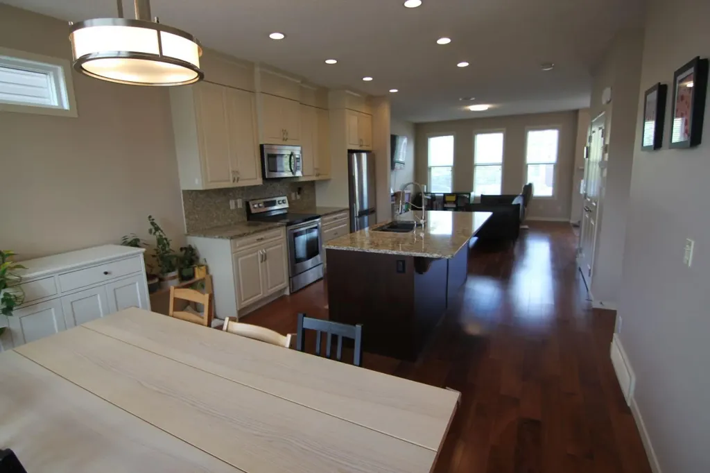 2064 New Brighton Grove SE Calgary AB T2Z 1G1