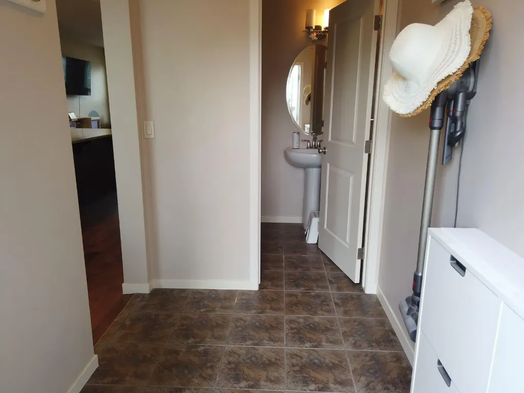 2064 New Brighton Grove SE Calgary AB T2Z 1G1