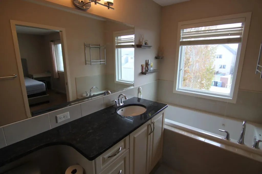 2064 New Brighton Grove SE Calgary AB T2Z 1G1