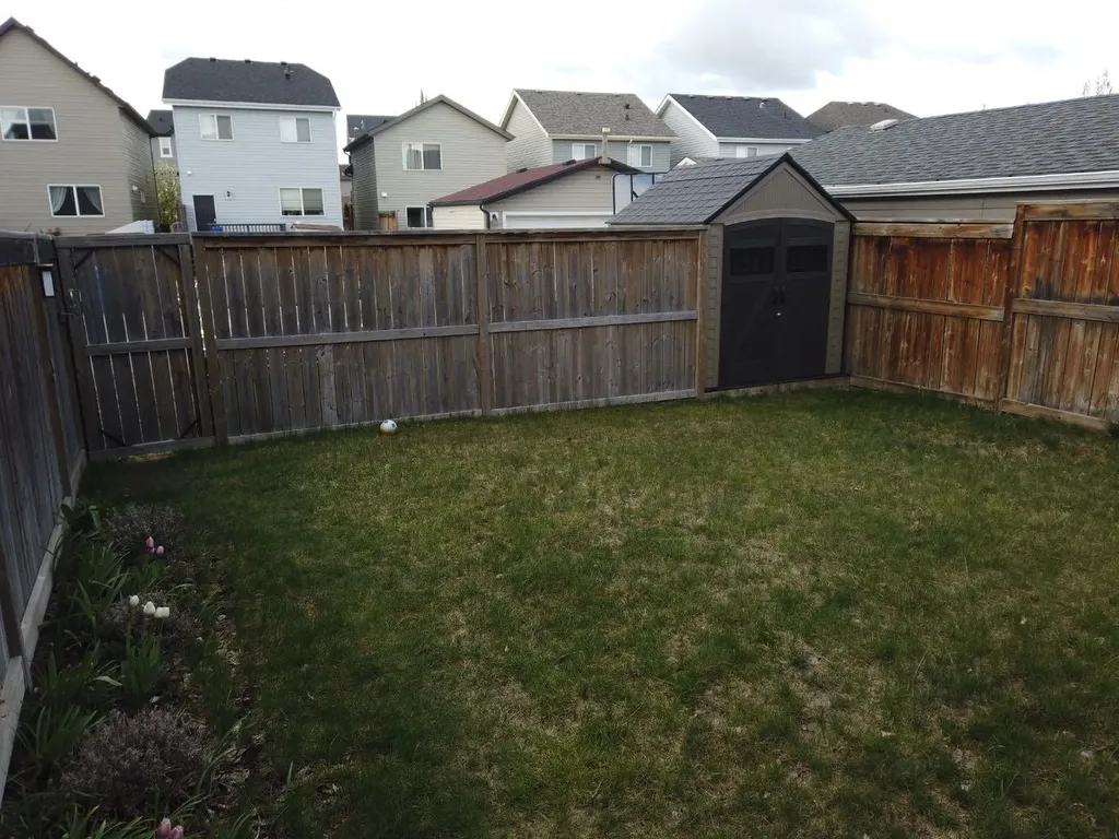 2064 New Brighton Grove SE Calgary AB T2Z 1G1