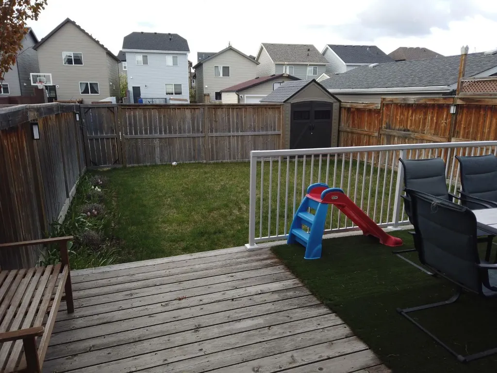 2064 New Brighton Grove SE Calgary AB T2Z 1G1