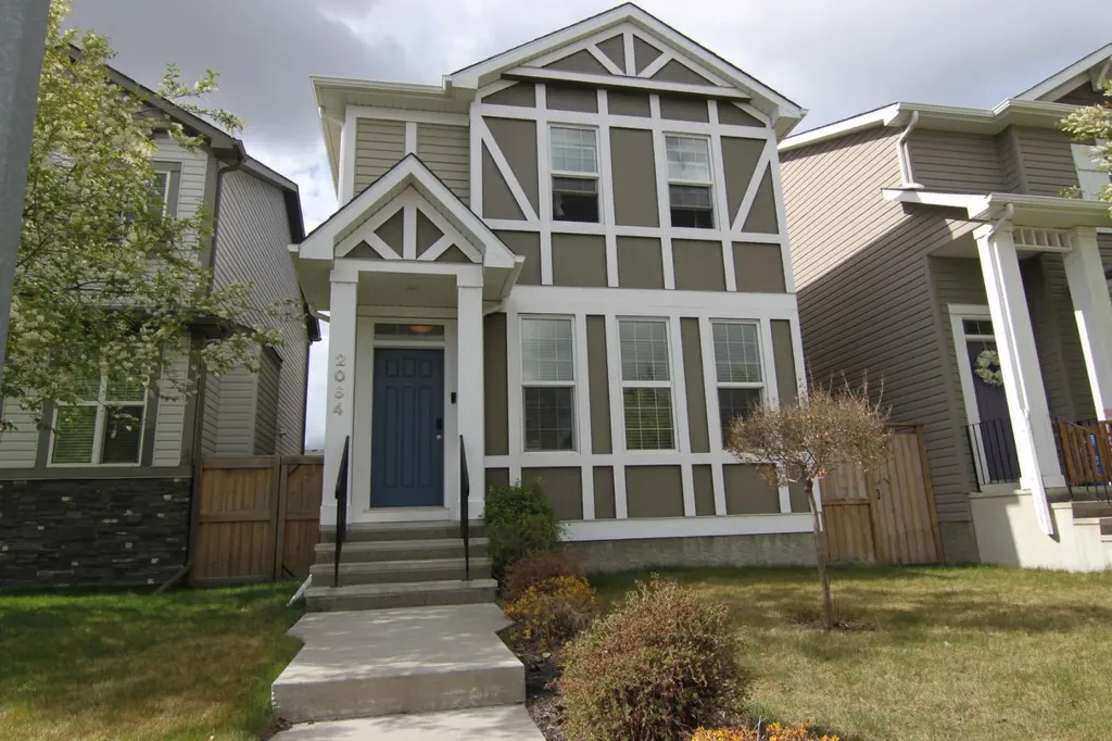 2064 New Brighton Grove SE Calgary AB T2Z 1G1
