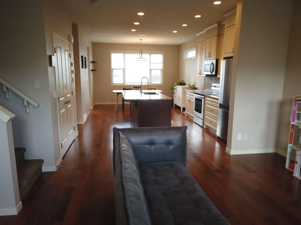 2064 New Brighton Grove SE Calgary AB T2Z 1G1