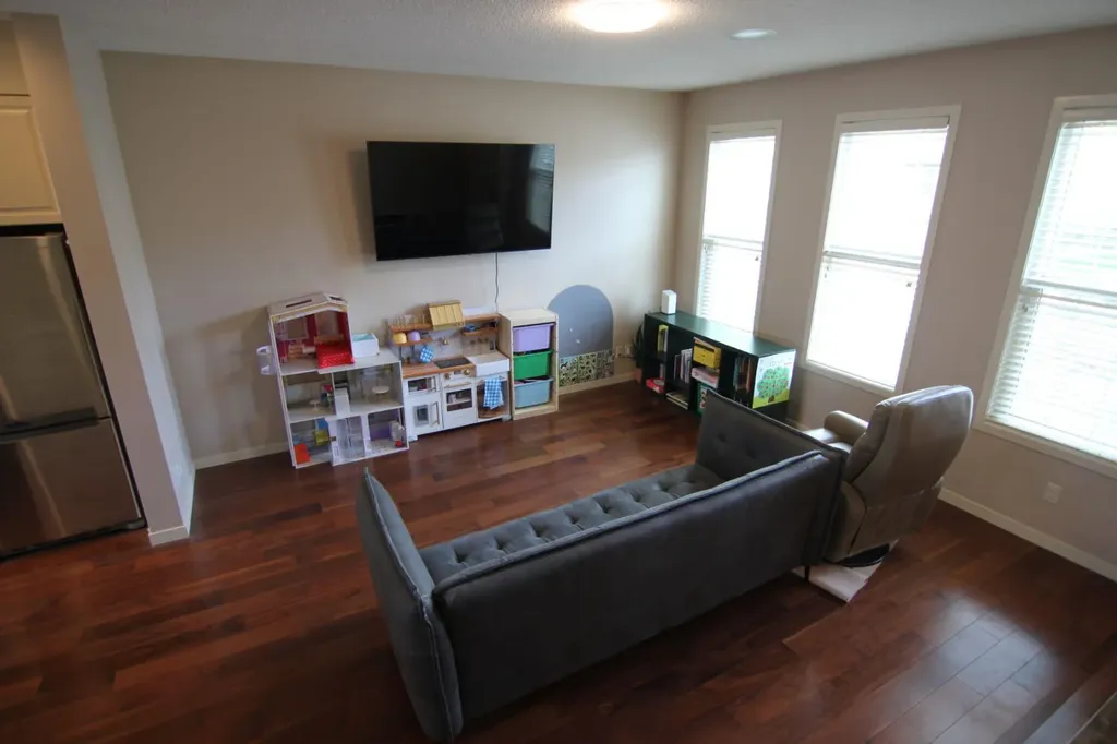 2064 New Brighton Grove SE Calgary AB T2Z 1G1