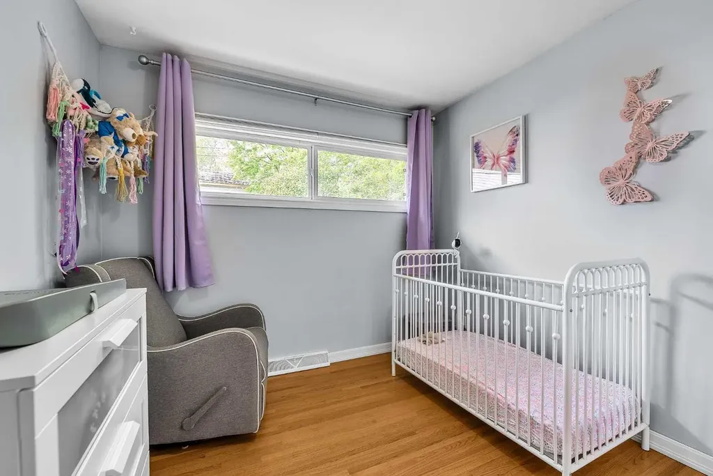 5935 Thornton Road NW Calgary AB T2K 3C3