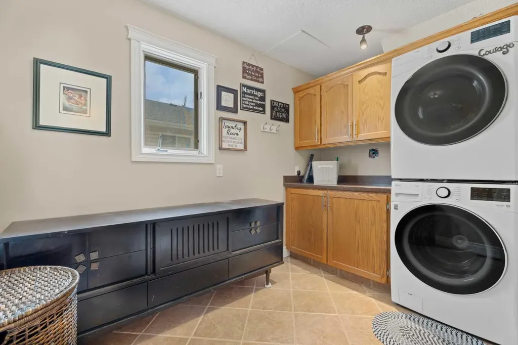 43 Westridge Drive Okotoks AB T1S1N3