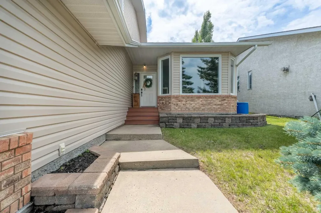 43 Westridge Drive Okotoks AB T1S1N3