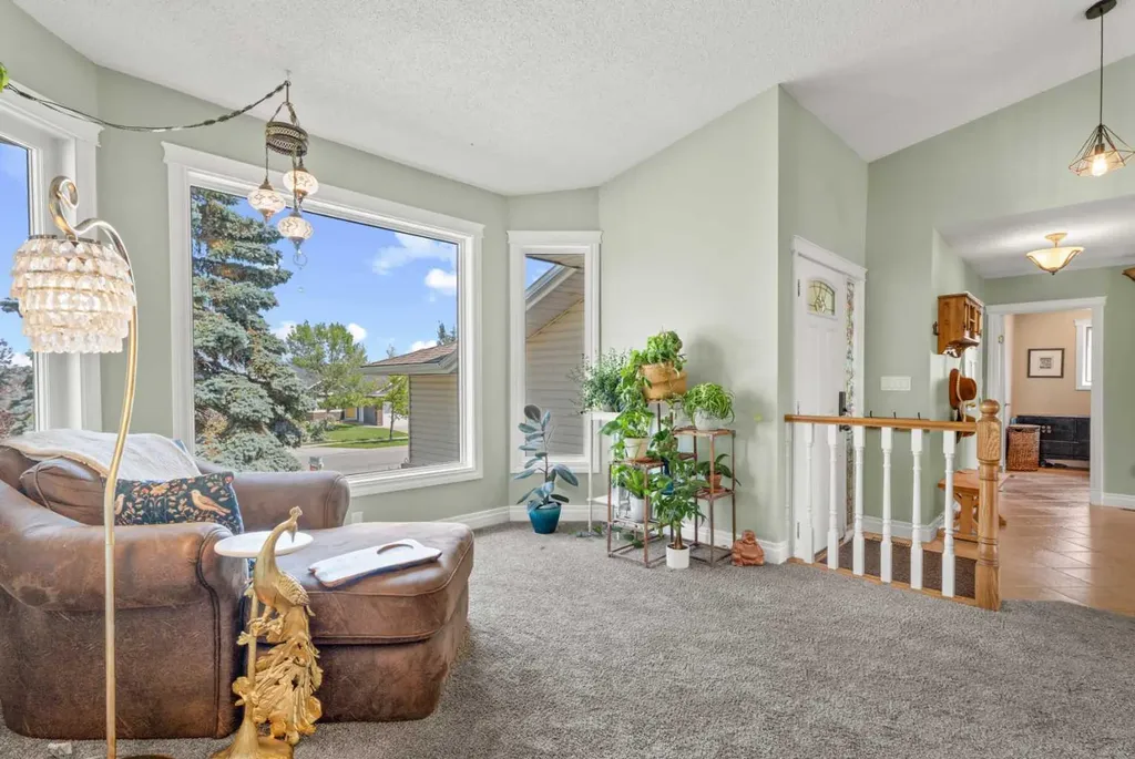 43 Westridge Drive Okotoks AB T1S1N3