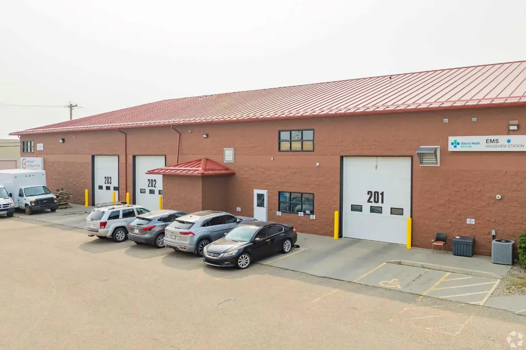 541 Kingsview Way Airdrie AB T4A0C9