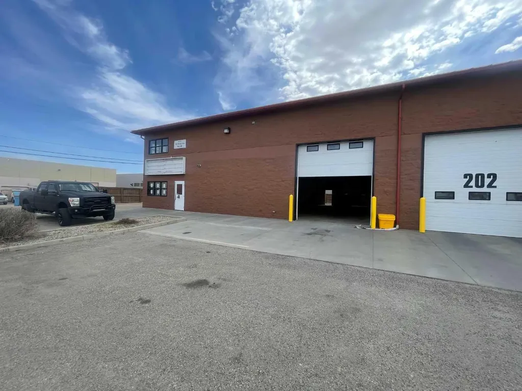 541 Kingsview Way Airdrie AB T4A0C9