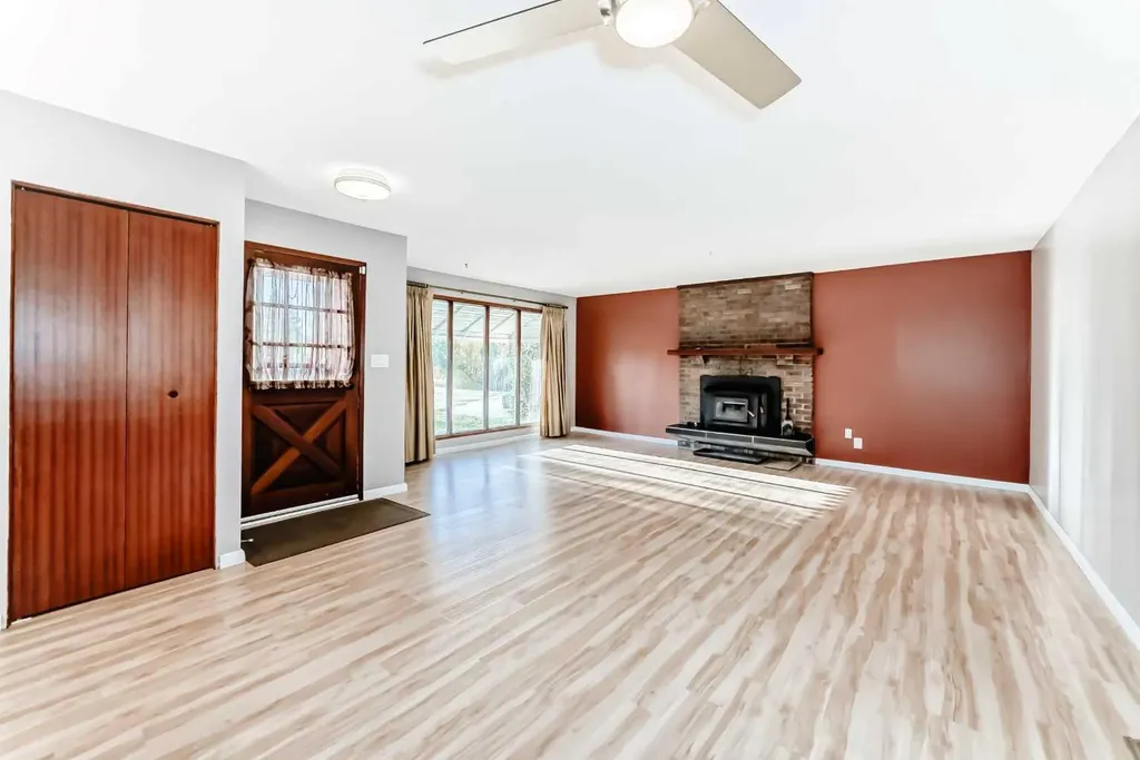 32276 Highway 2 A Rural Mountain View County AB T4H 1T8