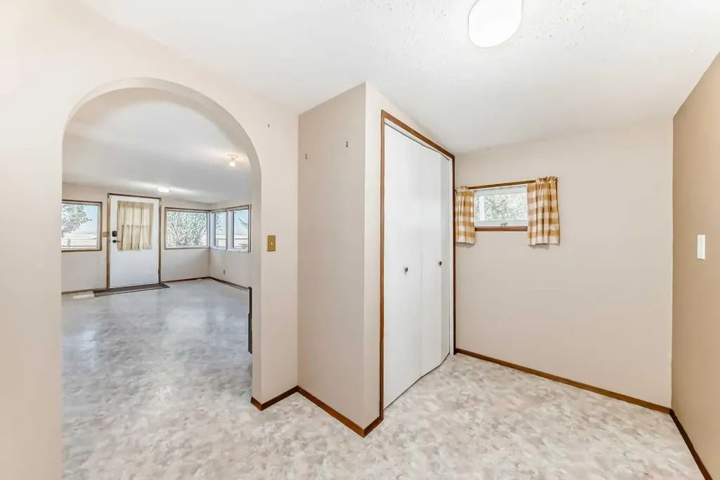 32276 Highway 2 A Rural Mountain View County AB T4H 1T8