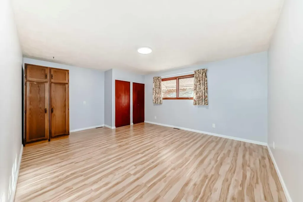 32276 Highway 2 A Rural Mountain View County AB T4H 1T8