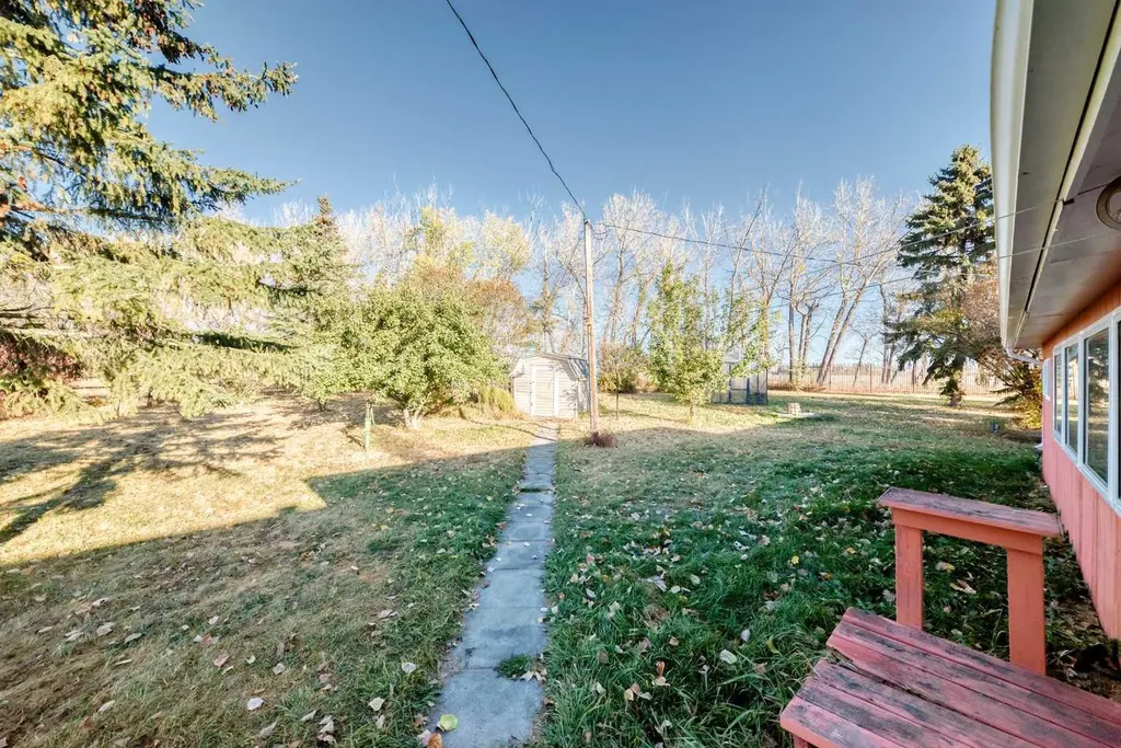 32276 Highway 2 A Rural Mountain View County AB T4H 1T8