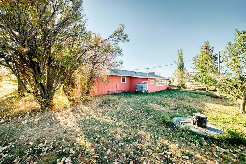 32276 Highway 2 A Rural Mountain View County AB T4H 1T8