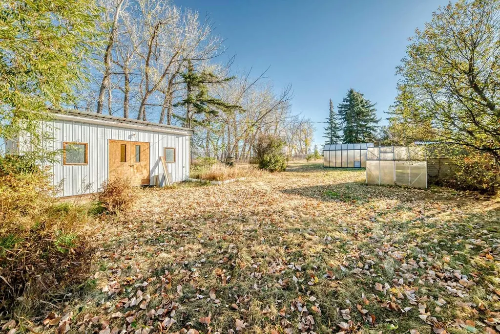 32276 Highway 2 A Rural Mountain View County AB T4H 1T8