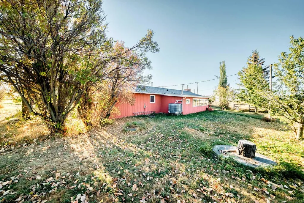 32276 Highway 2 A Rural Mountain View County AB T4H 1T8