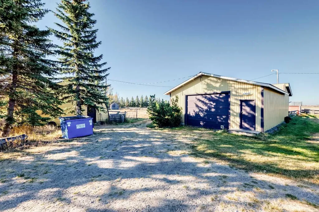 32276 Highway 2 A Rural Mountain View County AB T4H 1T8