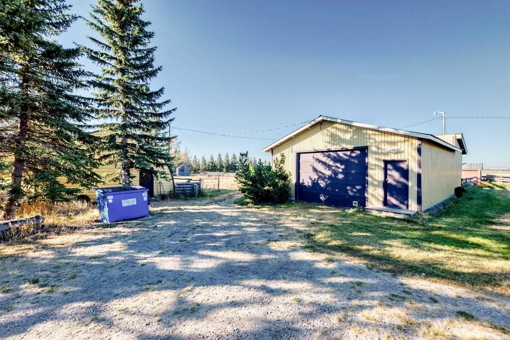 32276 Highway 2 A Rural Mountain View County AB T4H 1T8