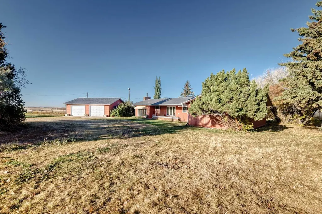 32276 Highway 2 A Rural Mountain View County AB T4H 1T8