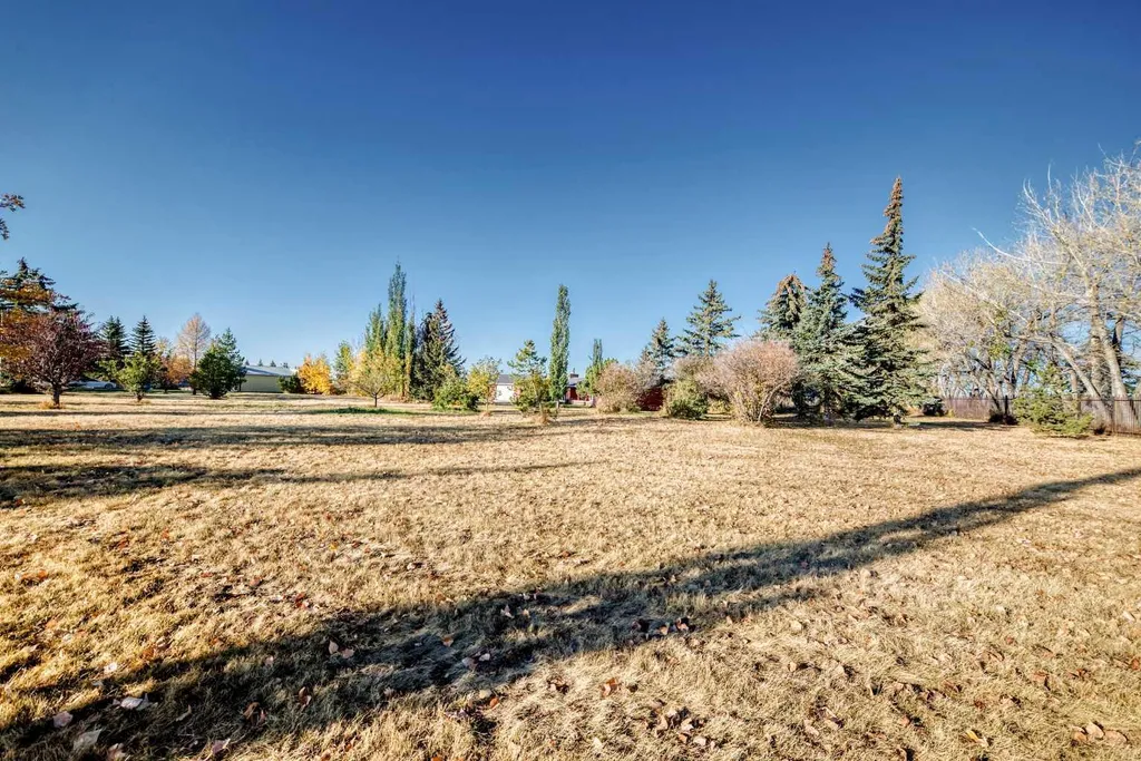 32276 Highway 2 A Rural Mountain View County AB T4H 1T8