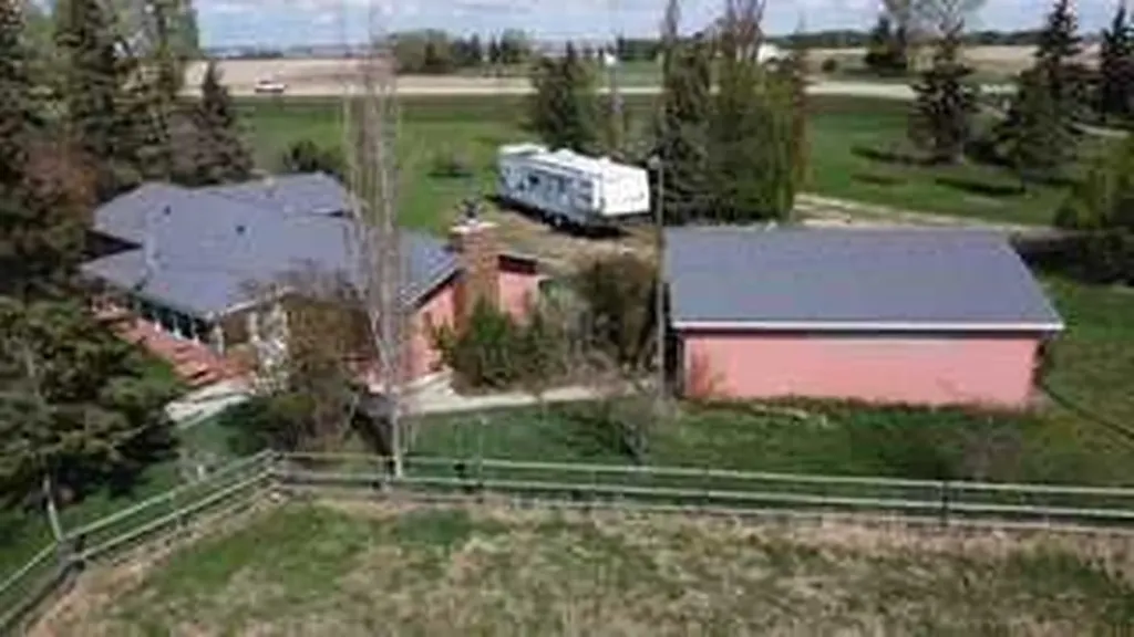 32276 Highway 2 A Rural Mountain View County AB T4H 1T8
