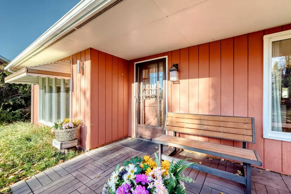 32276 Highway 2 A Rural Mountain View County AB T4H 1T8