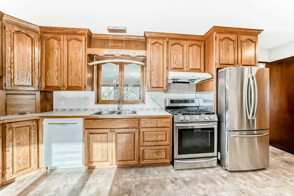 32276 Highway 2 A Rural Mountain View County AB T4H 1T8