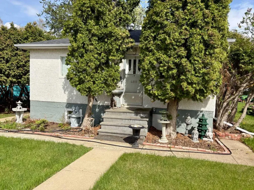 4811 52 Street Innisfree AB T0B 2G0