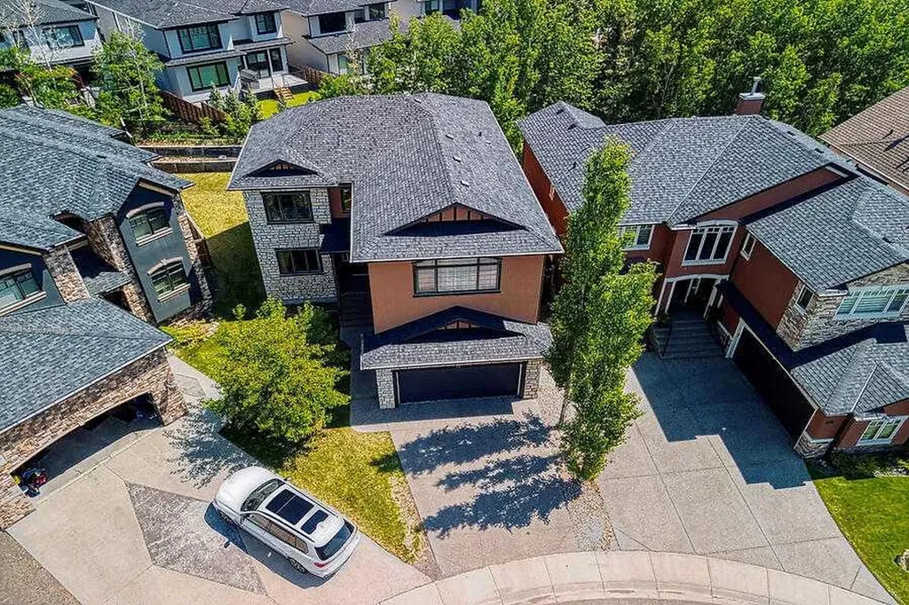 16 Rockcliff Point NW Calgary AB T3G 5Z4
