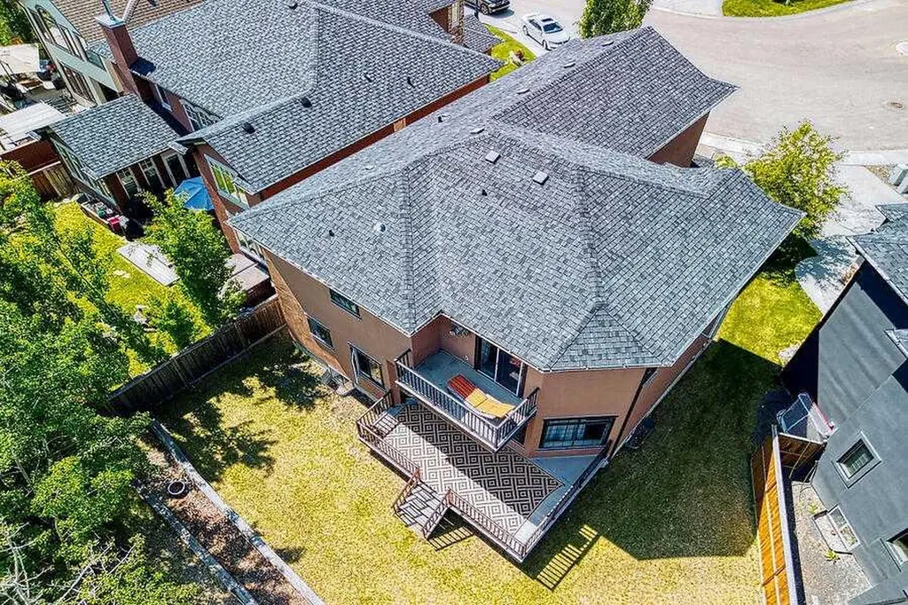 16 Rockcliff Point NW Calgary AB T3G 5Z4