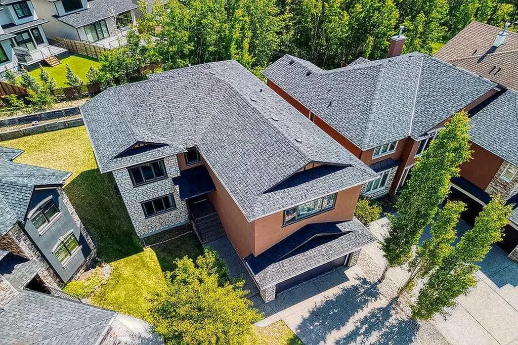 16 Rockcliff Point NW Calgary AB T3G 5Z4