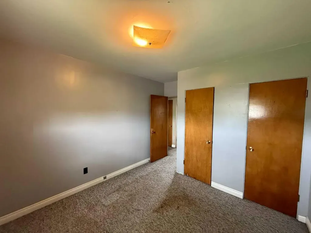 9507 89 Avenue Peace River AB T8S 1G7