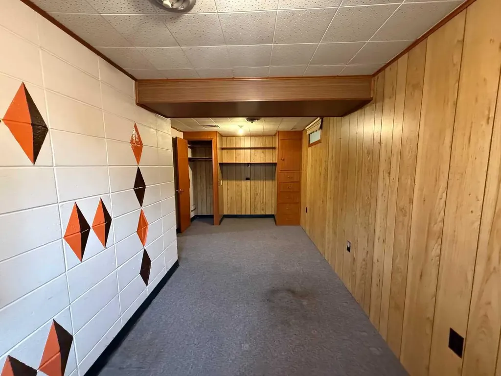 9507 89 Avenue Peace River AB T8S 1G7