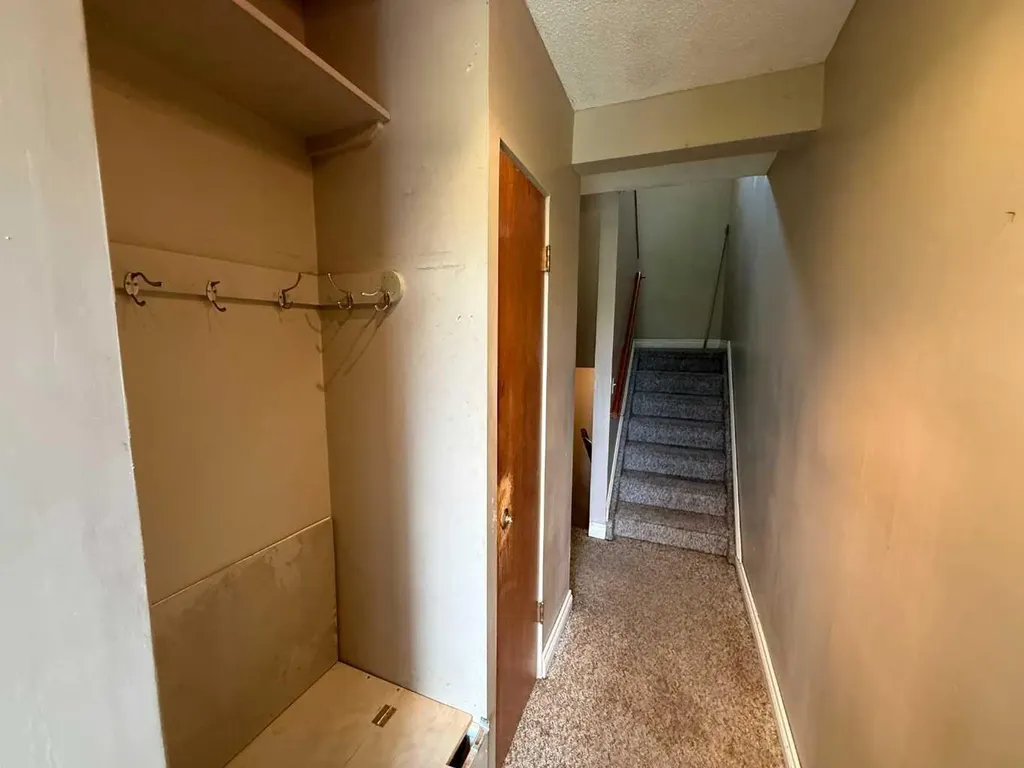 9507 89 Avenue Peace River AB T8S 1G7