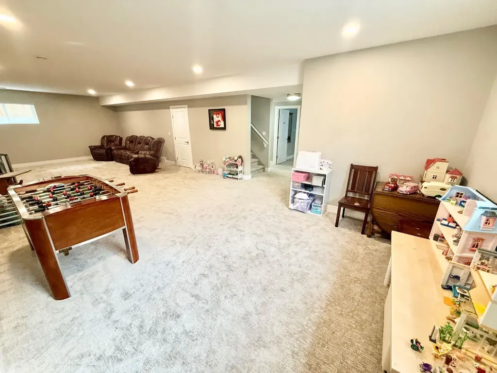 108 Trestle Place Hinton AB T7V0B8